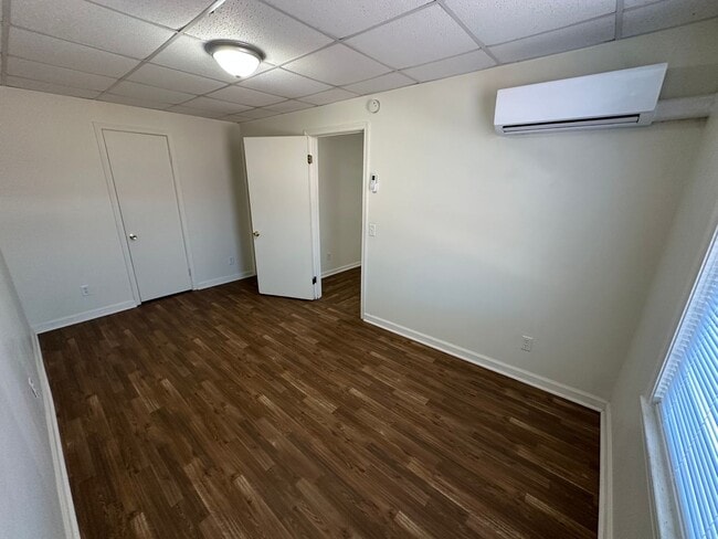 Building Photo - One bedroom apartment with lots of updates!