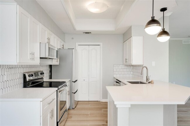 Building Photo - 6000 Shepherd Mountain Cove