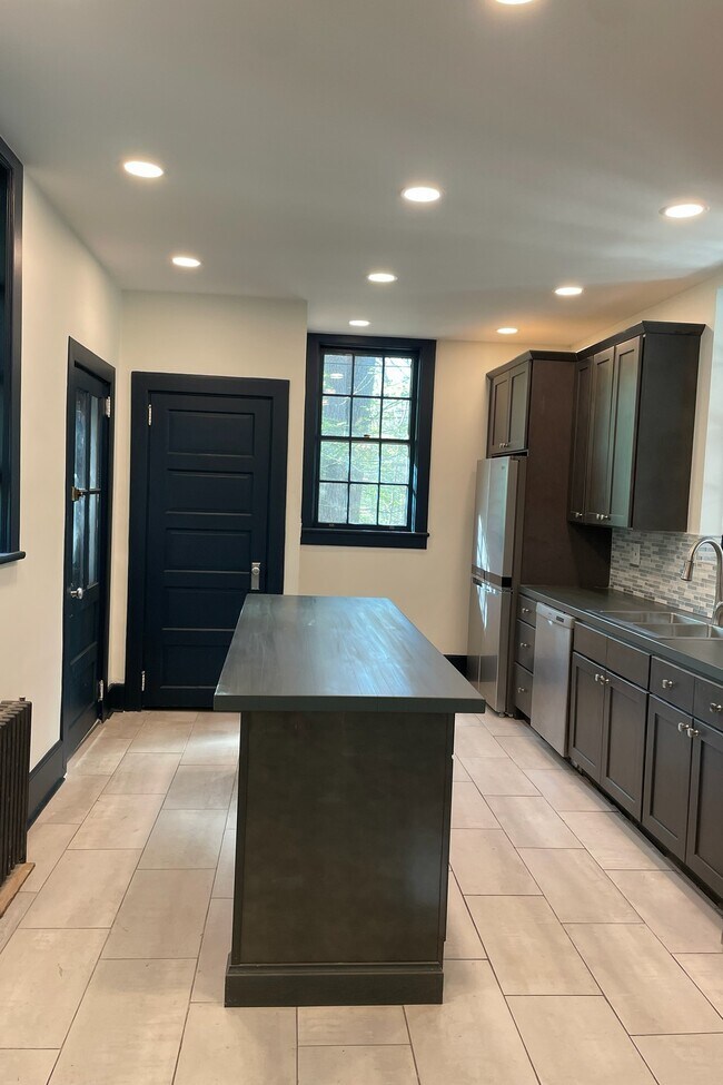 Building Photo - 12 Pine Hill Rd