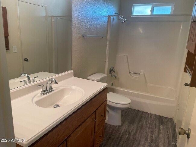 Building Photo - 1715 S Windsor