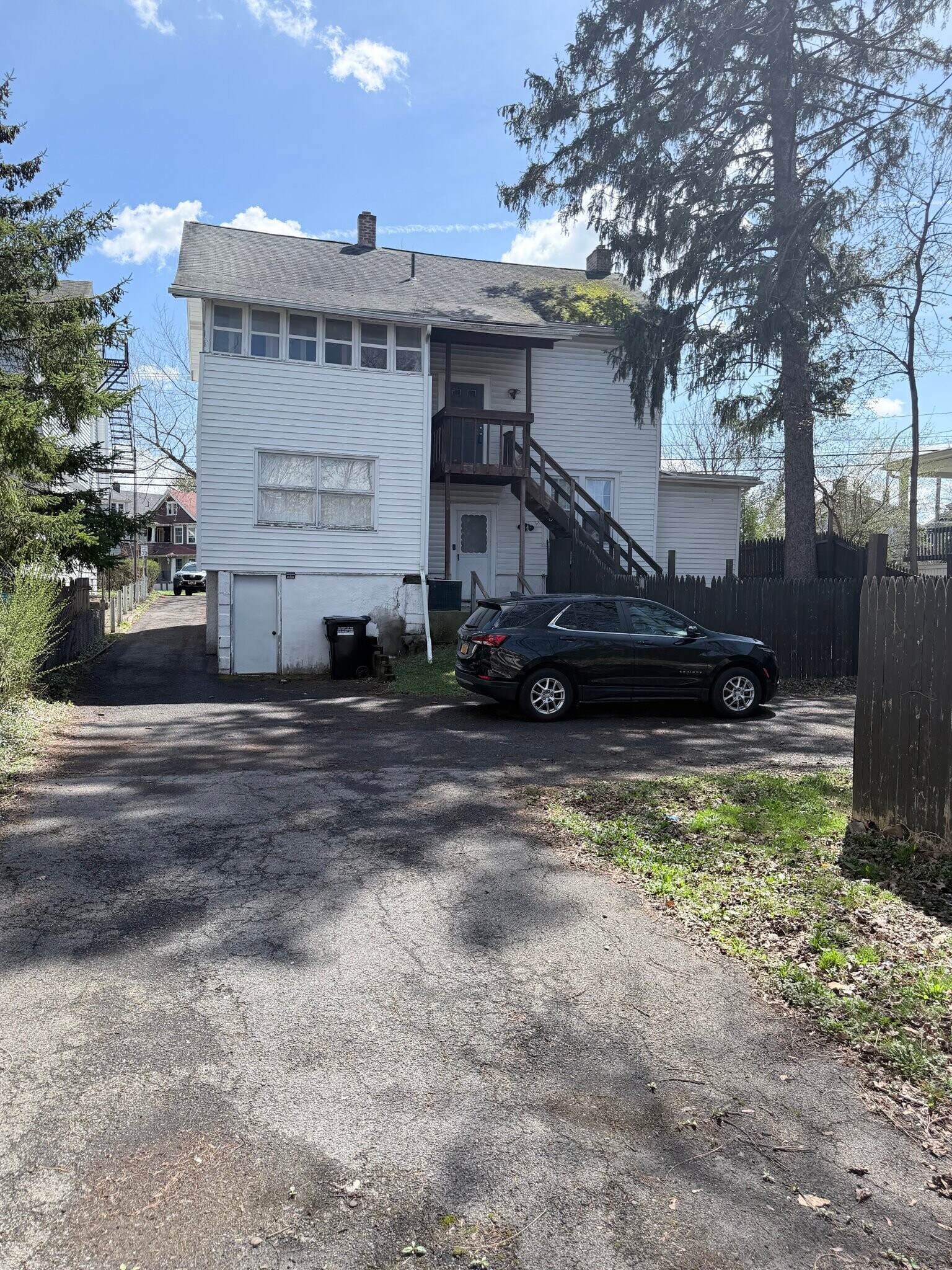 Building Photo - 2129 James St