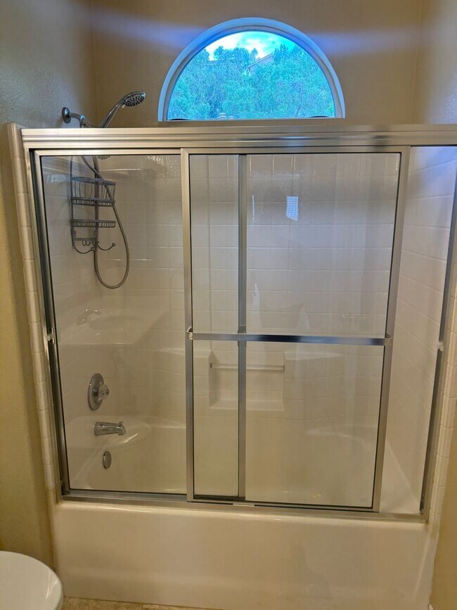 Building Photo - Beautiful 2 Bedroom/2 Bathroom + Bonus Room in Gated Community