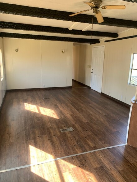 Building Photo - 570 Lorena Meadows Dr