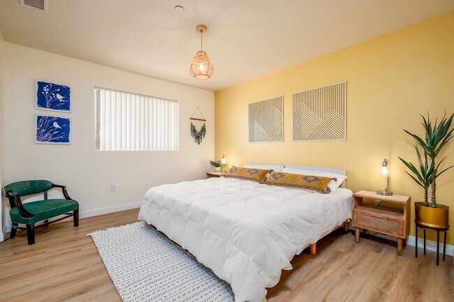 Building Photo - 61809 Valley View Cir