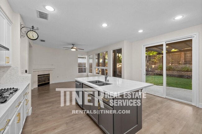 Building Photo - 3205 Corniche Ln