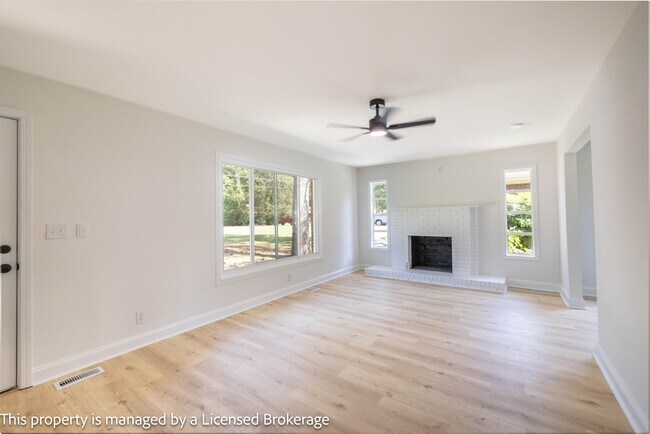 Building Photo - 409 Eastover Ave