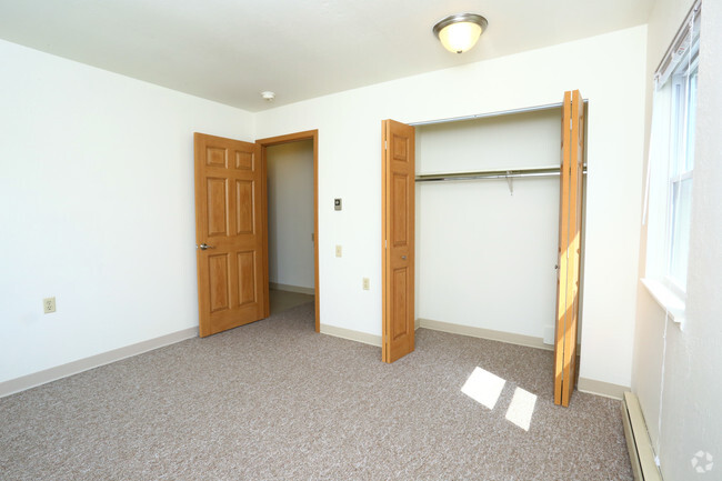 1BR, 1BA - 631sf - Grange Acres Senior Housing