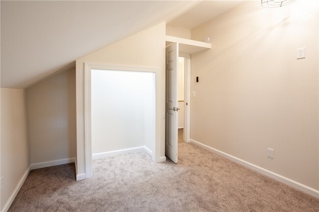Building Photo - 5252 Arbor Rd