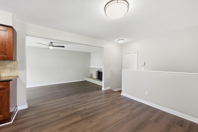 Building Photo - 5240 Carbondale Dr