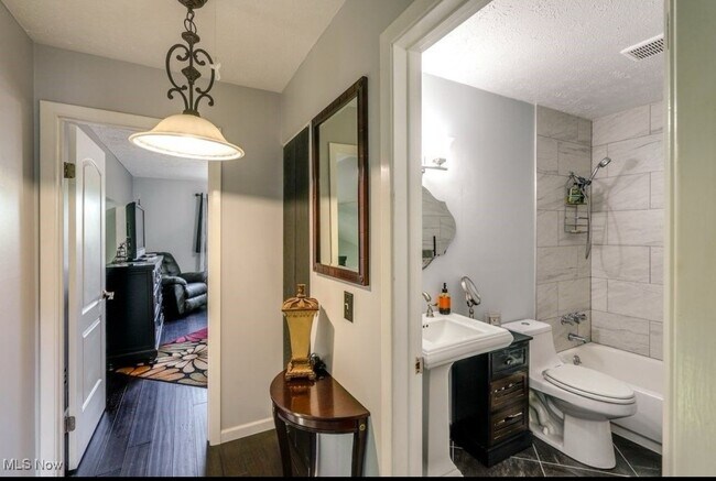 Building Photo - 5589 Rainier Ct