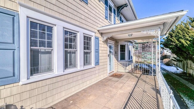 Building Photo - 17 S Derby Ave