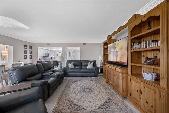 Building Photo - 13400 Polo Rd W