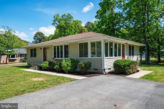 Building Photo - 117 Rebel Rd