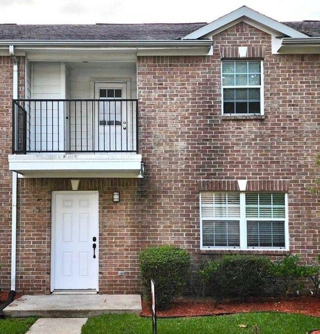 Building Photo - 11899 Algonquin Dr