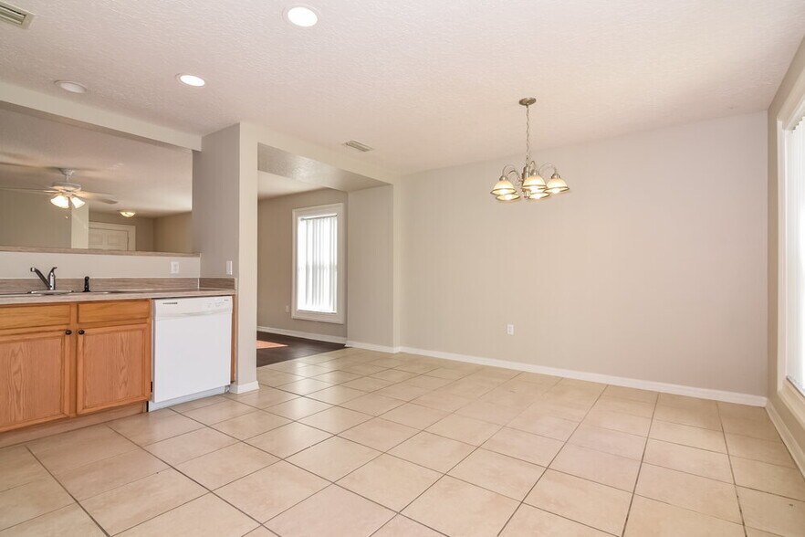 Building Photo - 2292 Blackwood Dr