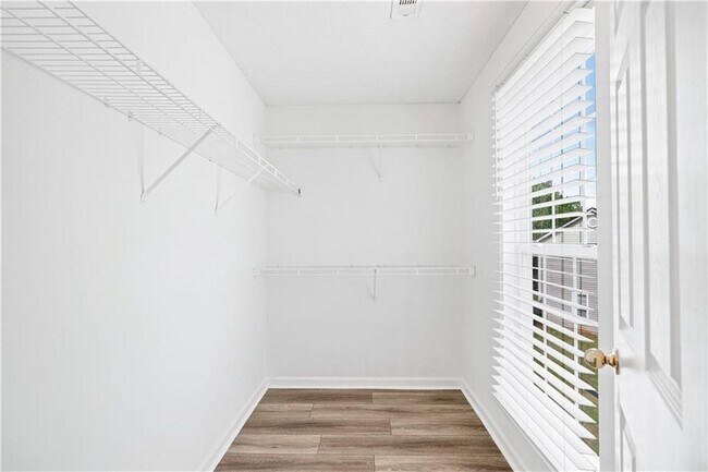 Building Photo - 5849 Amerson Ln