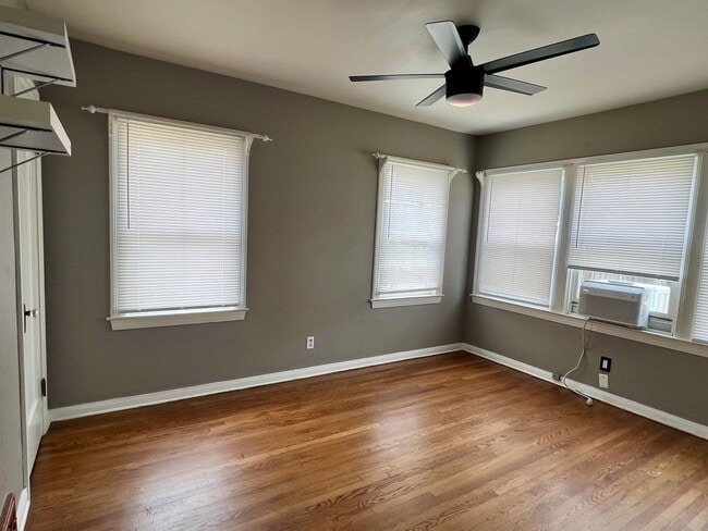 Building Photo - *** JUST REDUCED & MOVE- IN SPECIAL *** 3 Bedroom, 2 Bathroom charming Craftsman Style Home nestl...