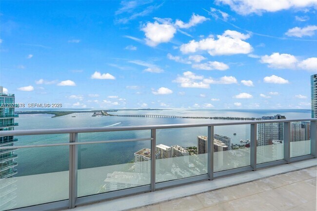 Building Photo - 1300 Brickell Bay Dr