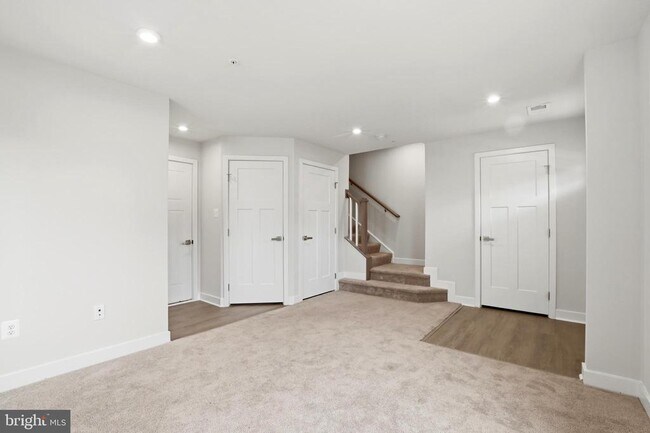 Building Photo - 9623 Tall Oaks Rd