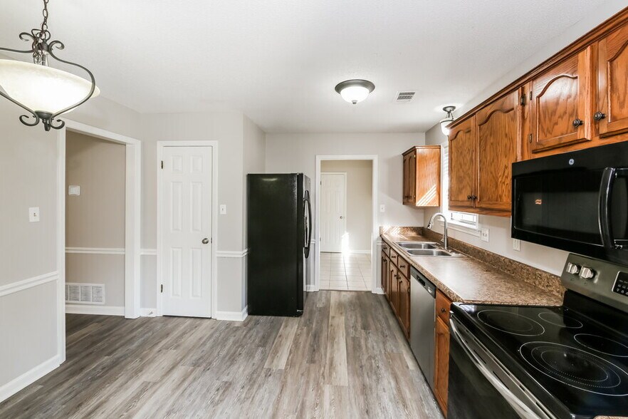 Building Photo - 6943 Doefield Trail