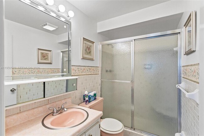 Building Photo - 2200 Diana Dr