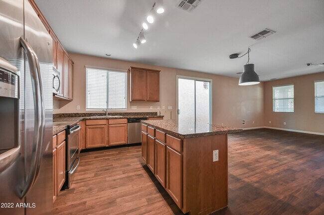Building Photo - 2185 S Sanders Dr
