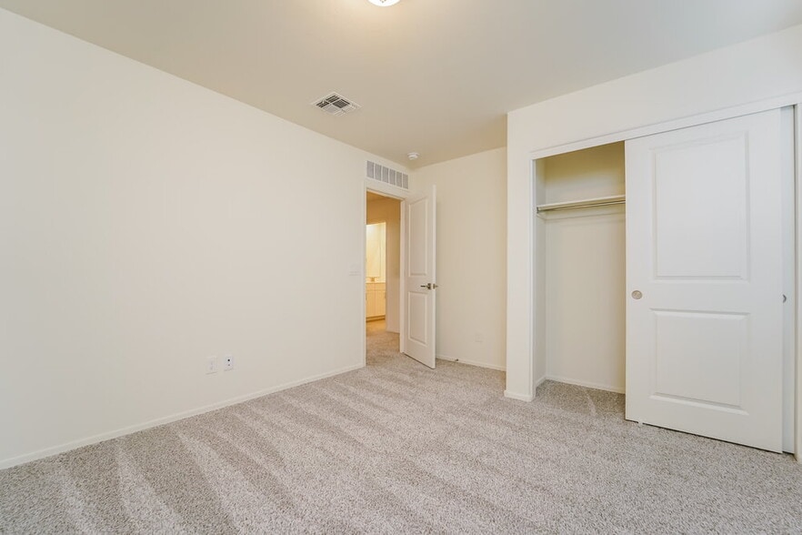 Building Photo - 10775 W Embrey Dr
