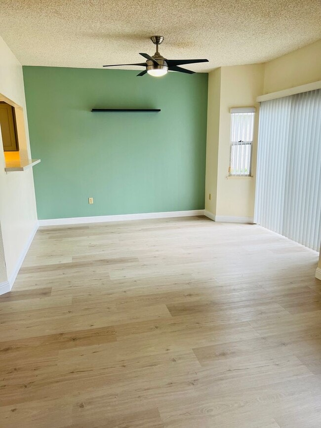 Building Photo - Mililani Mauka 2 bedroom 1 bath townhouse in Kumelewai Court