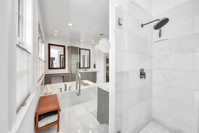 Building Photo - 3828 Glen Arbor Dr