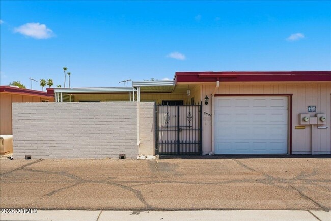 Building Photo - 9907 W Cedar Dr