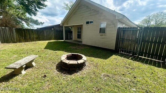 Building Photo - 18012 Woodhaven Dr