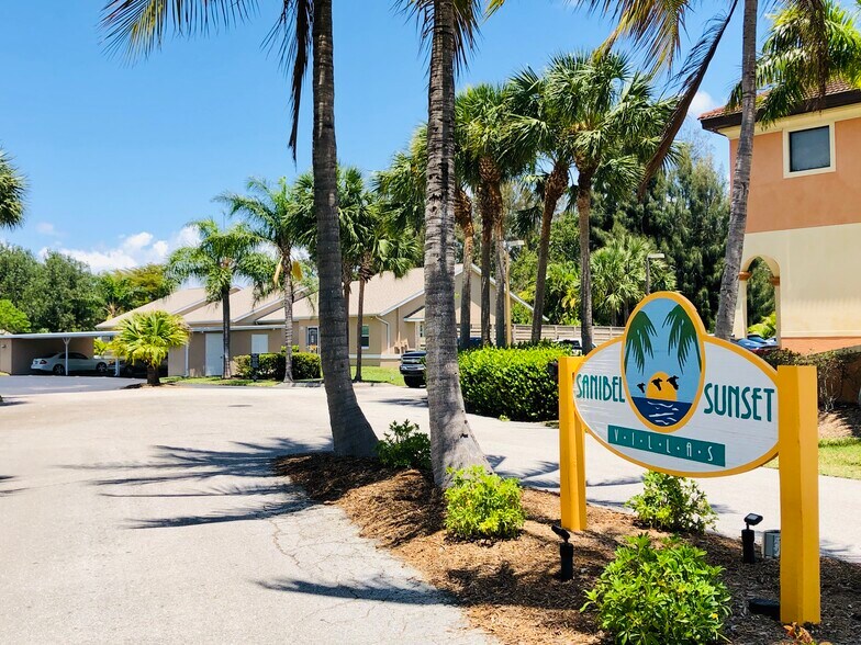 Building Photo - 16840 Sanibel Sunset Ct