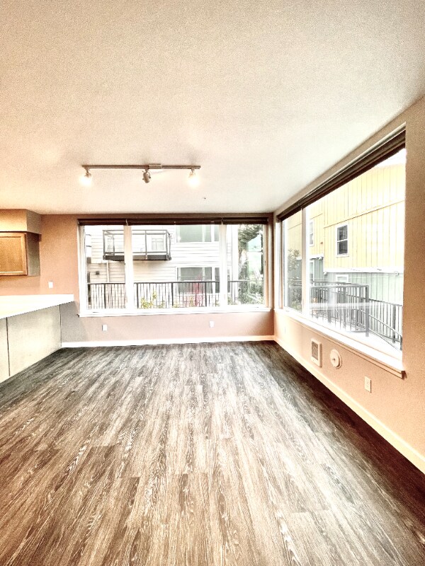 Building Photo - 1925 S I St