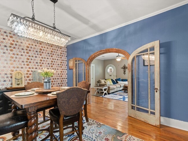 Building Photo - Charming, Updated 3-Bedroom, 2-Bath Home i...