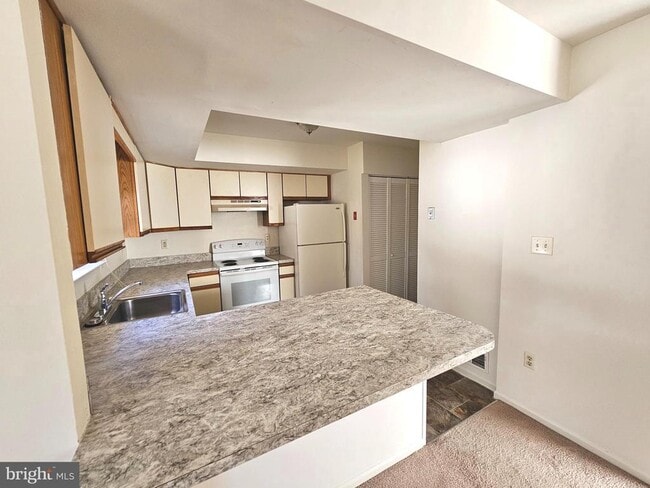 Building Photo - 38 Heatherfield Way