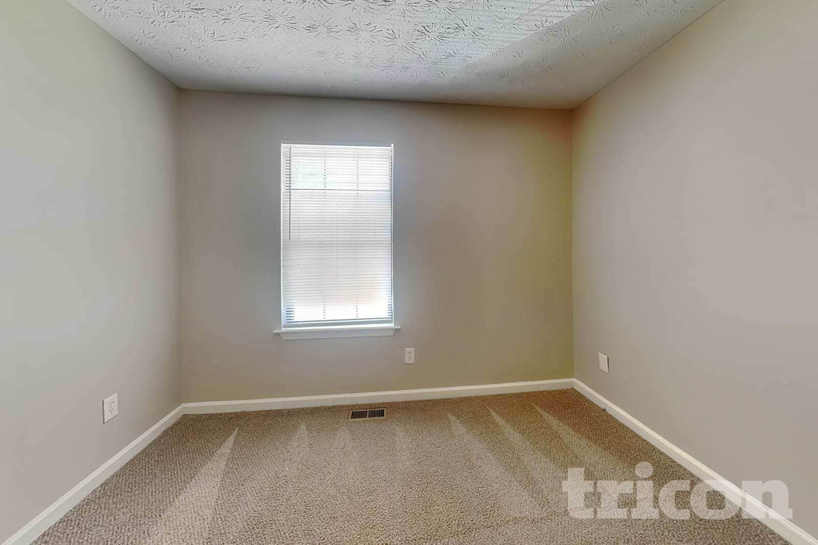 Building Photo - 1515 Olde Oak Dr