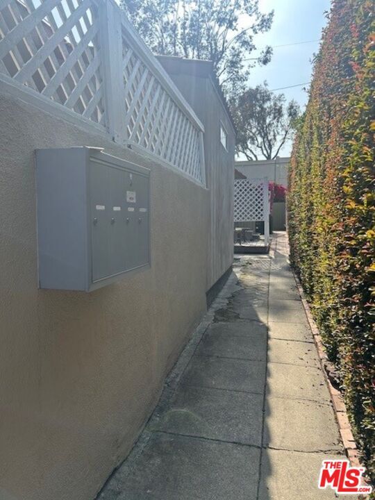Building Photo - 843 Huntley Dr