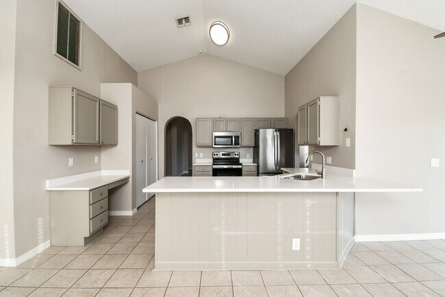 Building Photo - 6143 W Harrison St