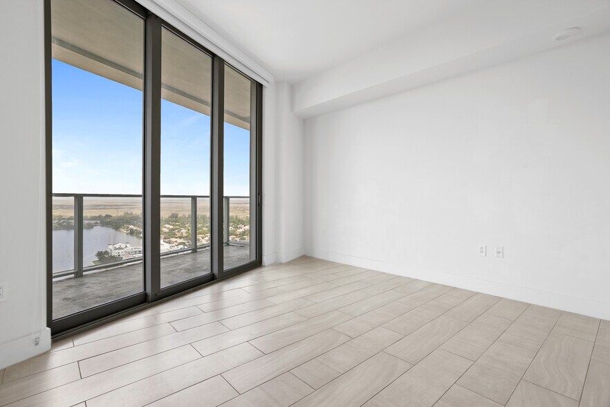 Building Photo - 2000 Metropica Way