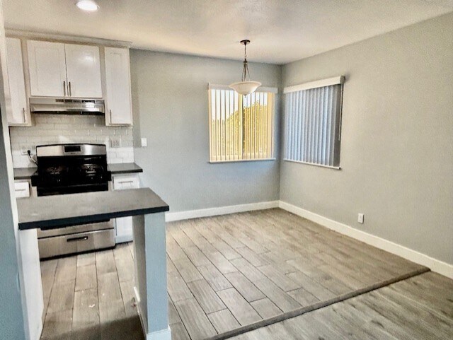 Building Photo - 17092 Emerald Ln