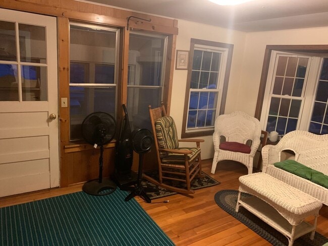 Building Photo - 3 Dion St