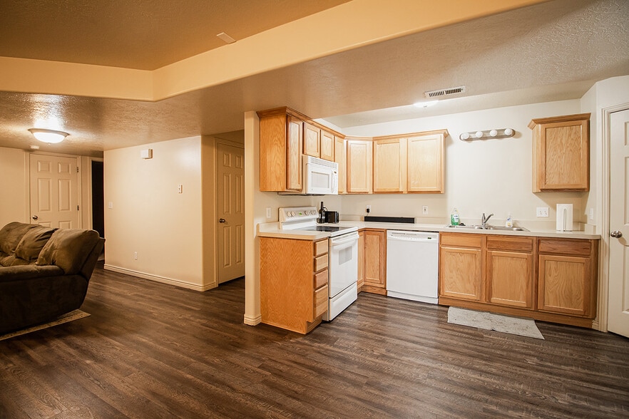 Building Photo - 352 W 13130 S