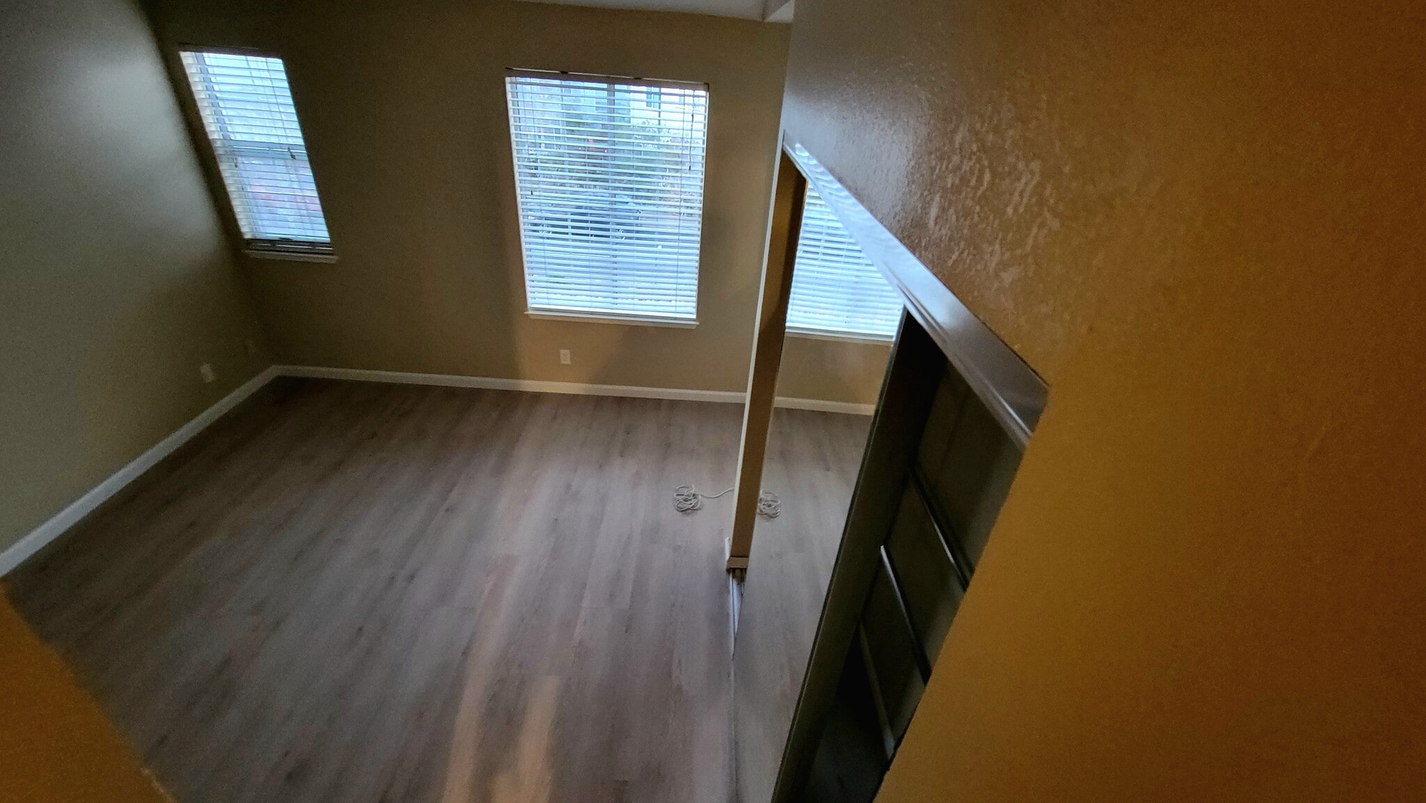 Building Photo - 119 Commodore Dr