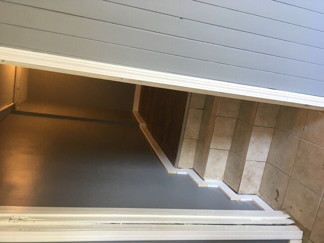 Building Photo - 393 Wellington Ave