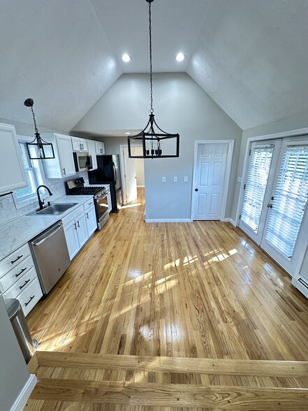 Kitchen/dining room - 7 Race St