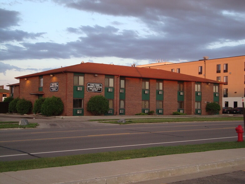 Primary Photo - 1024 40th St S