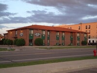 Building Photo - 1024 40th St S