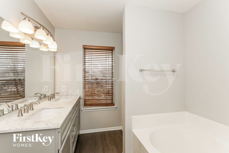 Building Photo - 10428 Hornton St