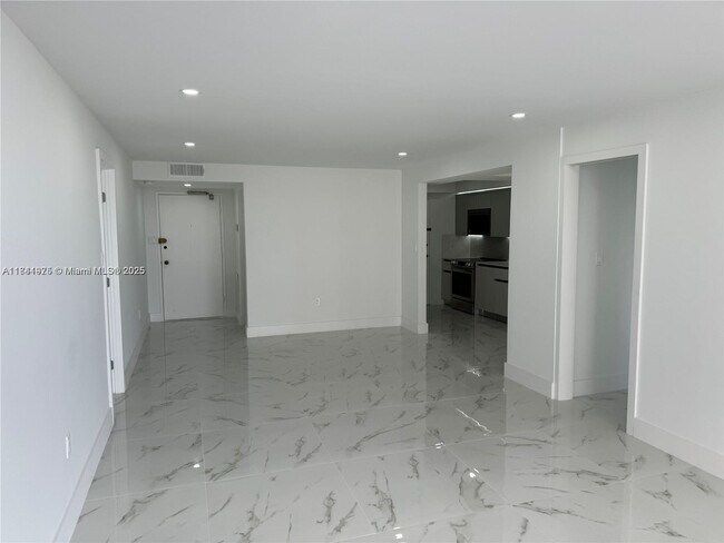 Building Photo - 18031 Biscayne Blvd