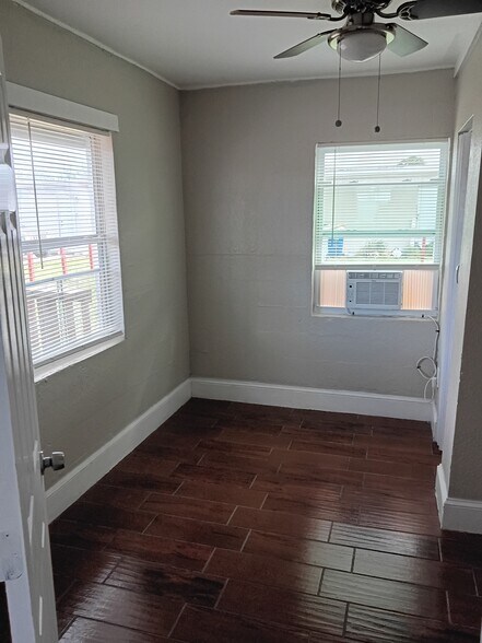 Building Photo - 1208 N 17th St